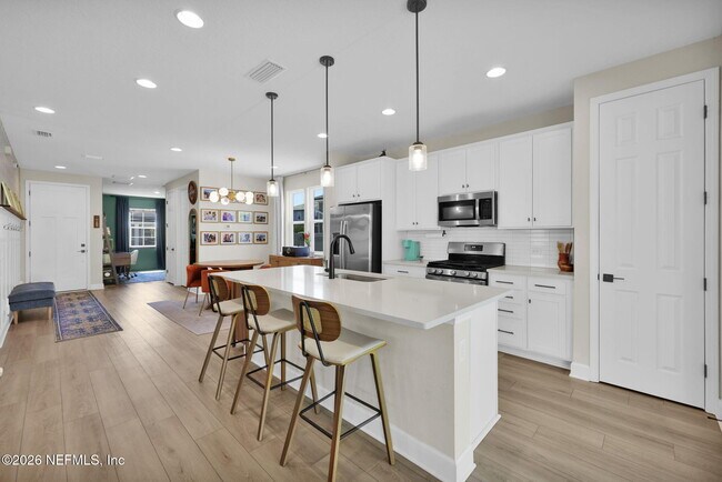 Building Photo - 409 Honeycomb Trl