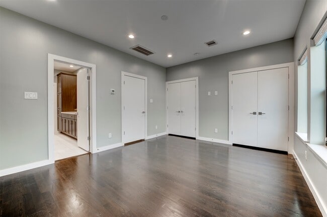 Building Photo - 1211 Thompson St