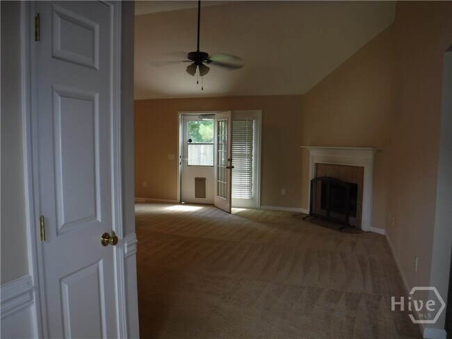 Building Photo - 86 Carlisle Ln