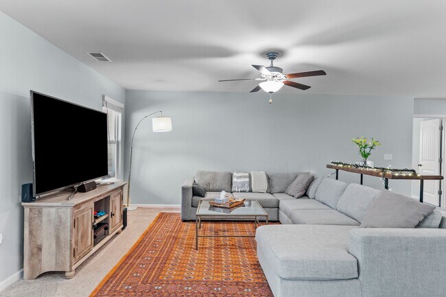 Building Photo - 680 Aurora Pl