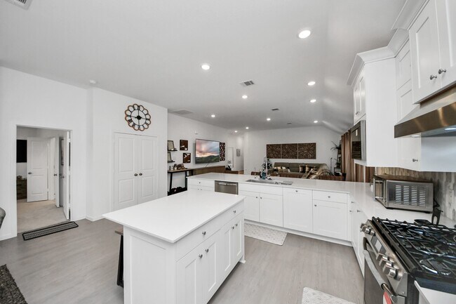 Building Photo - 8202 Tempest Stone Dr