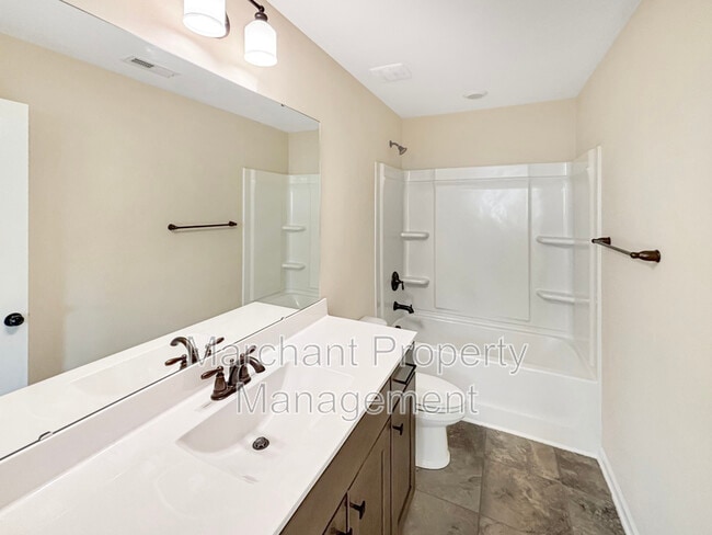 Building Photo - 106 Muir Way