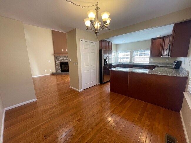 Building Photo - $0 DEPOSIT OPTION. LUXURIOUS 3BED/3.5 BATH TOWNHOME IN LONE TREE NEAR PARK MEADOWS