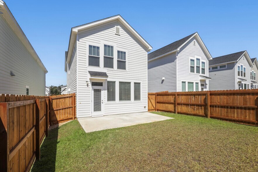 Building Photo - 3658 Meadow Vista Ln