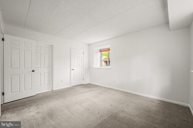 Building Photo - 93 Le Forge Ct