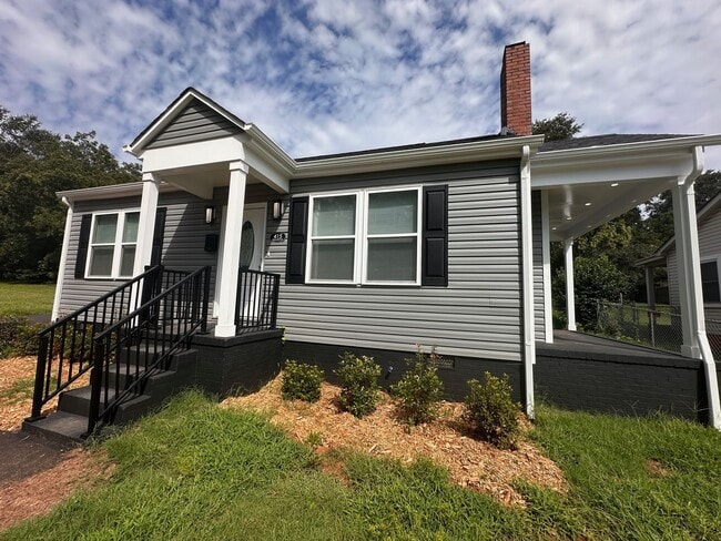 Primary Photo - 415 Highland Ave