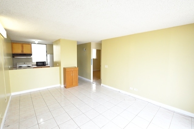 Building Photo - Salt Lake - Pikake Manor 2 bed, 1 bath, 2 parking