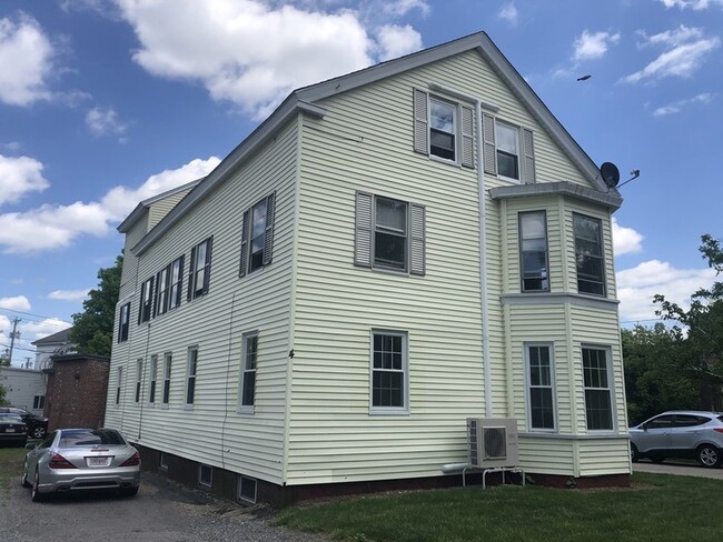 Building Photo - 4 Underwood Ct