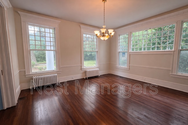 Building Photo - 716 Athens Ave