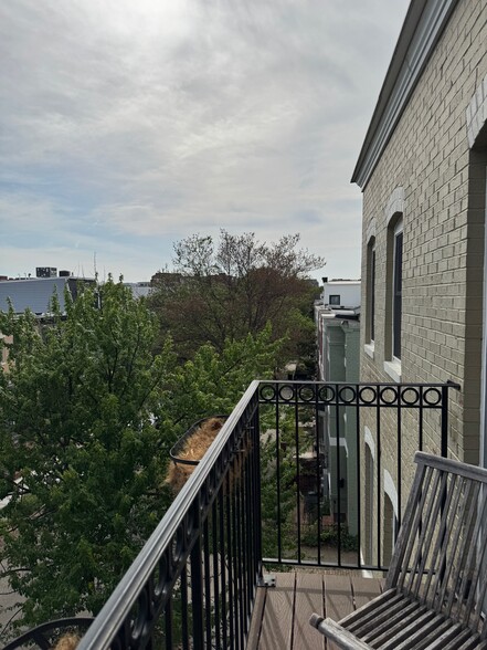 Building Photo - 660 Morton Pl NE