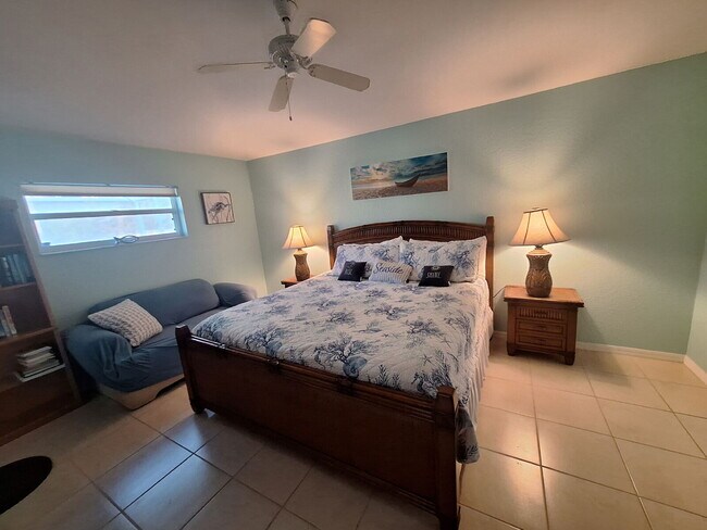 Building Photo - Turnkey Furnished Pool home in Rotonda West