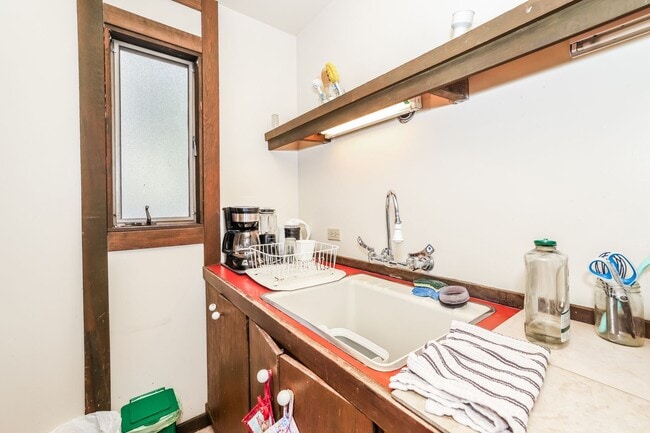 Building Photo - Fully Furnished Lower Unit In Berkeley!