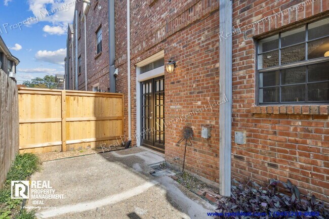 Building Photo - 4111 Herschel Ave