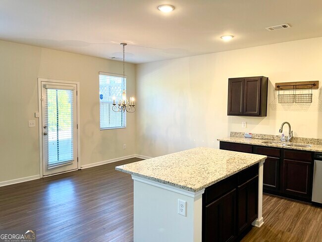 Building Photo - 195 Mountain Rest Ct SE