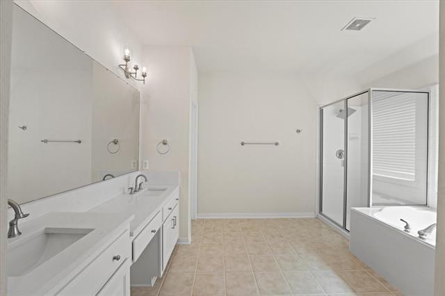 Building Photo - 8908 Red Oaks Dr