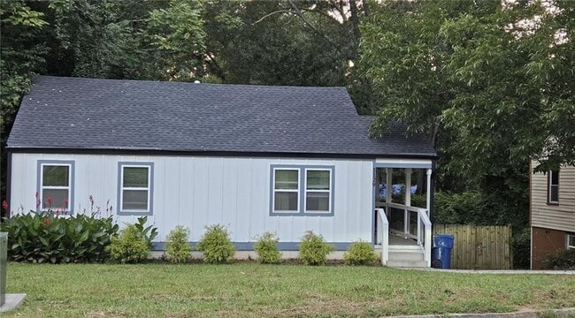 Primary Photo - 1129 Graymont Dr SW