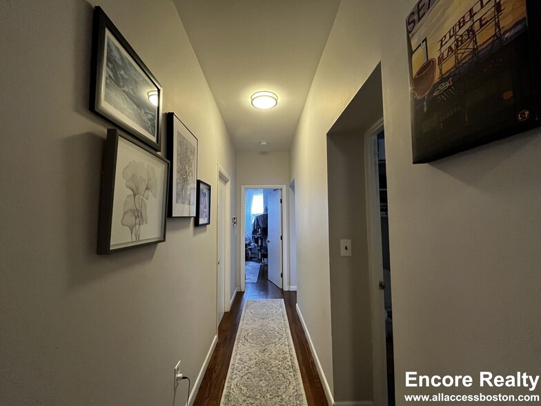 Building Photo - 121 Longwood Ave