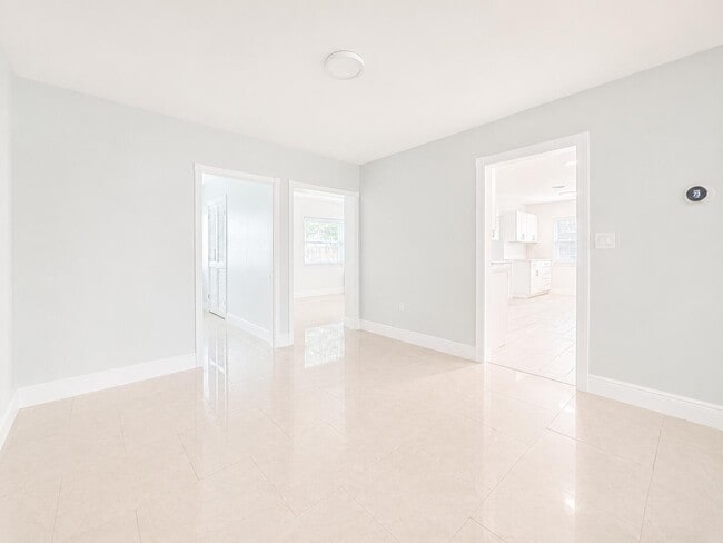 Building Photo - 1200 NW 76th Ave