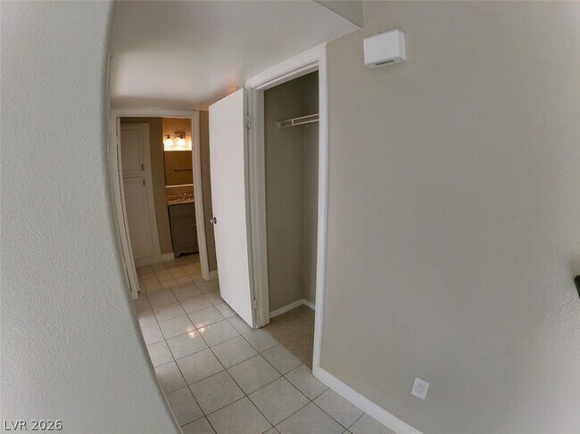 Building Photo - 5710 E Tropicana Ave