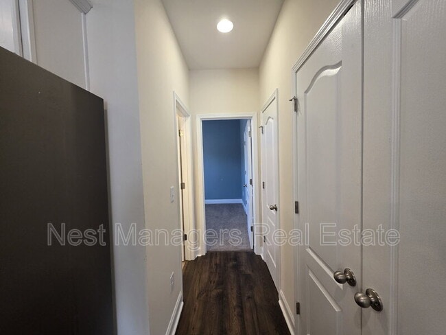 Building Photo - 2418 Cedar Rdg Ct