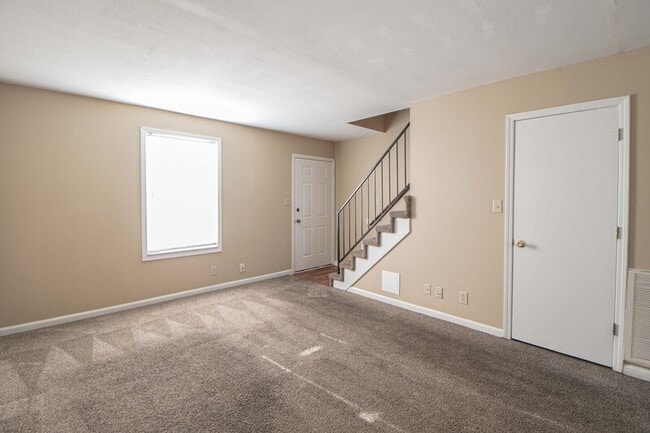 Building Photo - 363 Peabody Dr