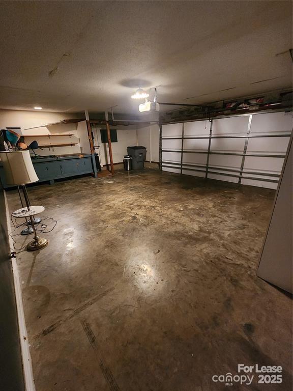 Building Photo - 10913 Magenta Ln