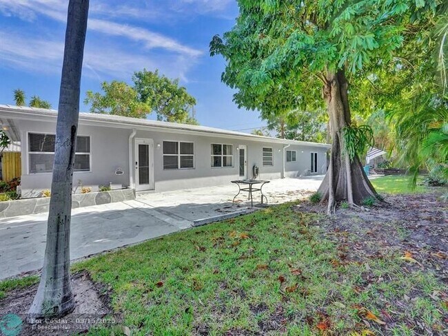 Building Photo - 4422 Sea Grape Dr