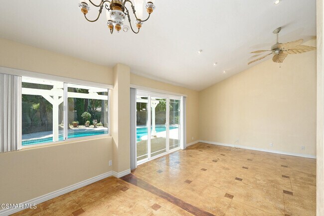 Building Photo - 208 Deerwalk Pl