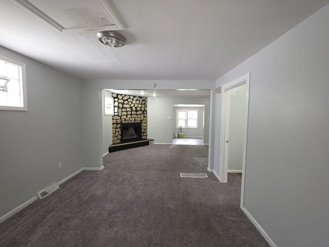 Primary Photo - 1815 Willow Ave