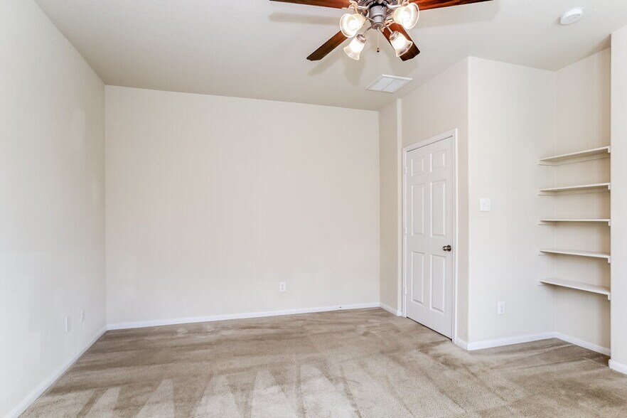 Building Photo - 17818 Aveleigh Ln