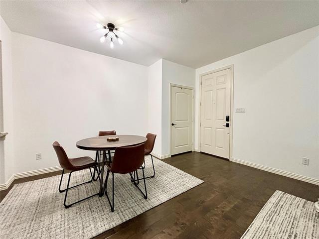 Building Photo - 4305 Pecan Knoll Dr