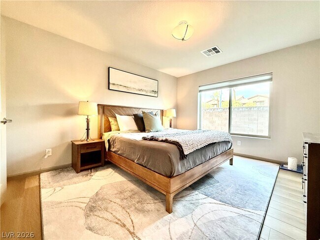 Building Photo - 8044 Carpenter Creek Ave