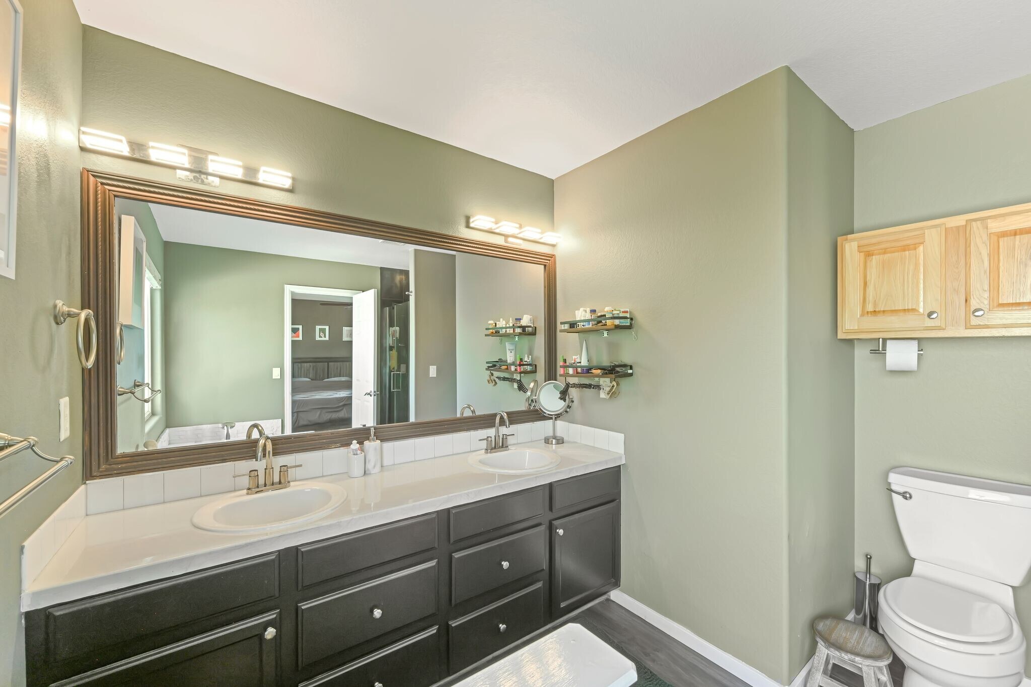 En-suite bathroom - 2633 Clarion Ln