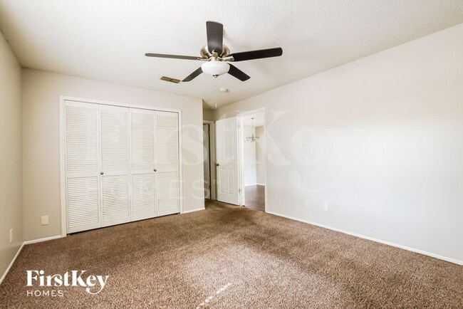 Building Photo - 1701 Freeman Dr