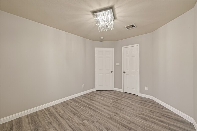 Building Photo - 12819 Wisteria Park Dr