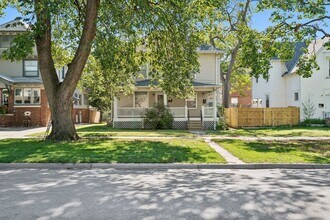 Building Photo - 1415/1417 C St Duplex