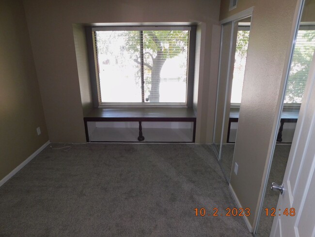 Building Photo - Amazing deal!! Tall Pines Condo