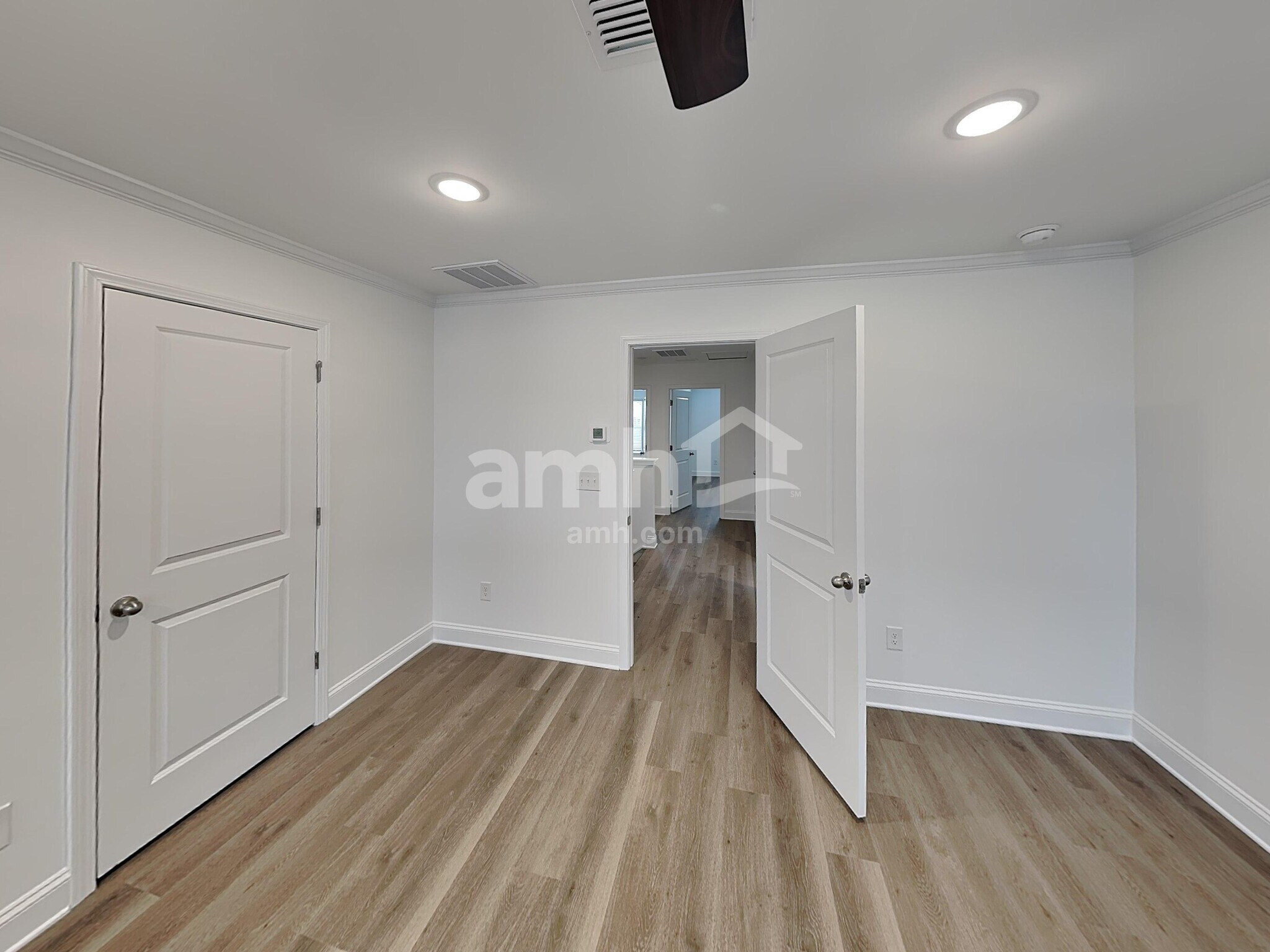 Building Photo - 5006 Twin River Dr