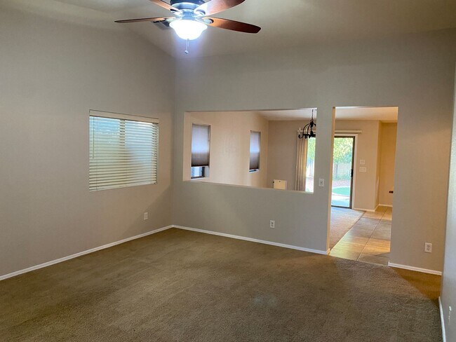 Building Photo - Charming 3 Bed w/Den in Northwest Peoria