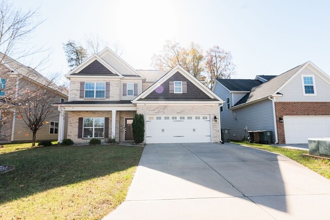 Primary Photo - Stunning 5 Bedrooms, 4 Baths home in Summerfield with 2 car garage.