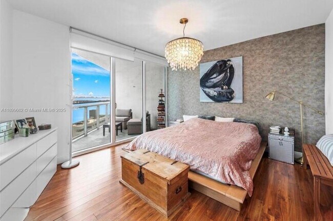 Building Photo - 480 NE 30th St