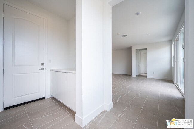 Building Photo - 2651 Lavender Ln