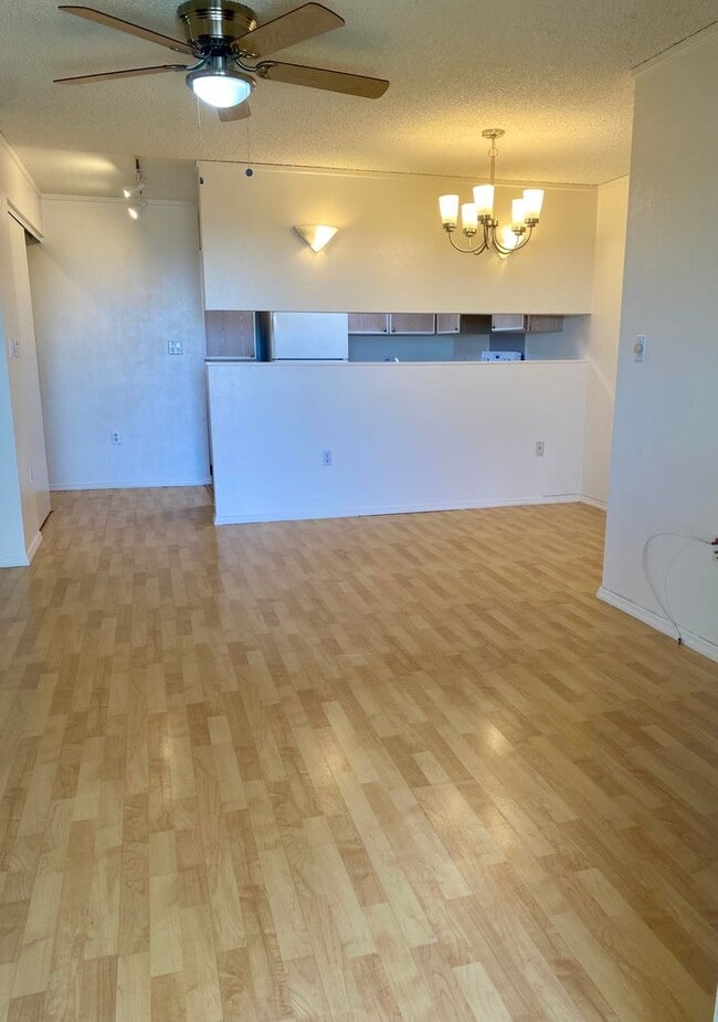 Building Photo - Available Now | 2 Bedroom, 1 Bathroom Apartment w/Scenic View from Enclosed Lanai | Kualana Knoll...