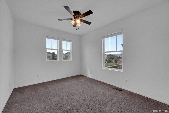 Building Photo - 1094 Anker Dr