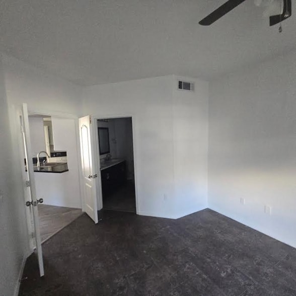 Building Photo - 7400 W Flamingo Rd