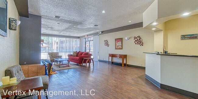Building Photo - 2 br, 1 bath Apartment - 6112 N. 67th Avenue