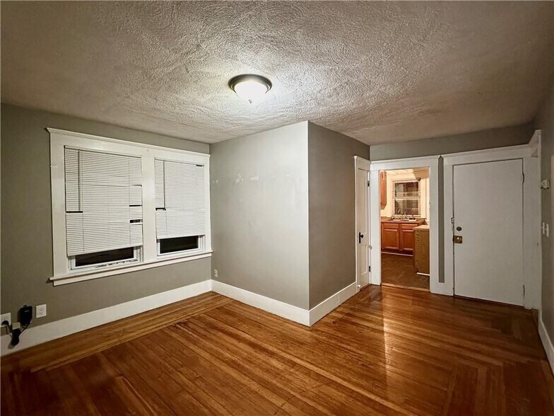 Primary Photo - 10 Lachance St