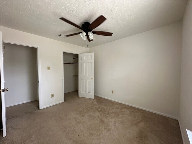 Building Photo - 14202 Misty Knoll Ct