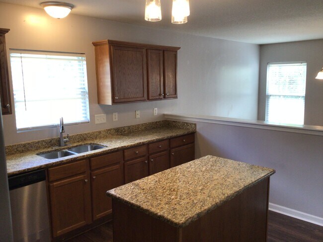 Building Photo - 2021 Sonoma Valley Drive