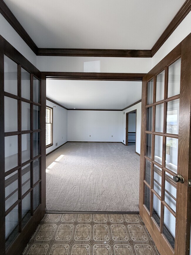 Building Photo - 157 Shade Rd